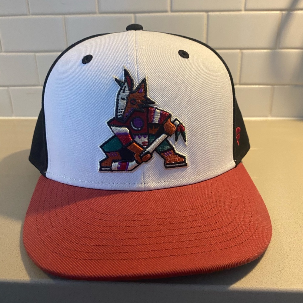 Mitchell & Ness Phoenix Coyotes SnapBack